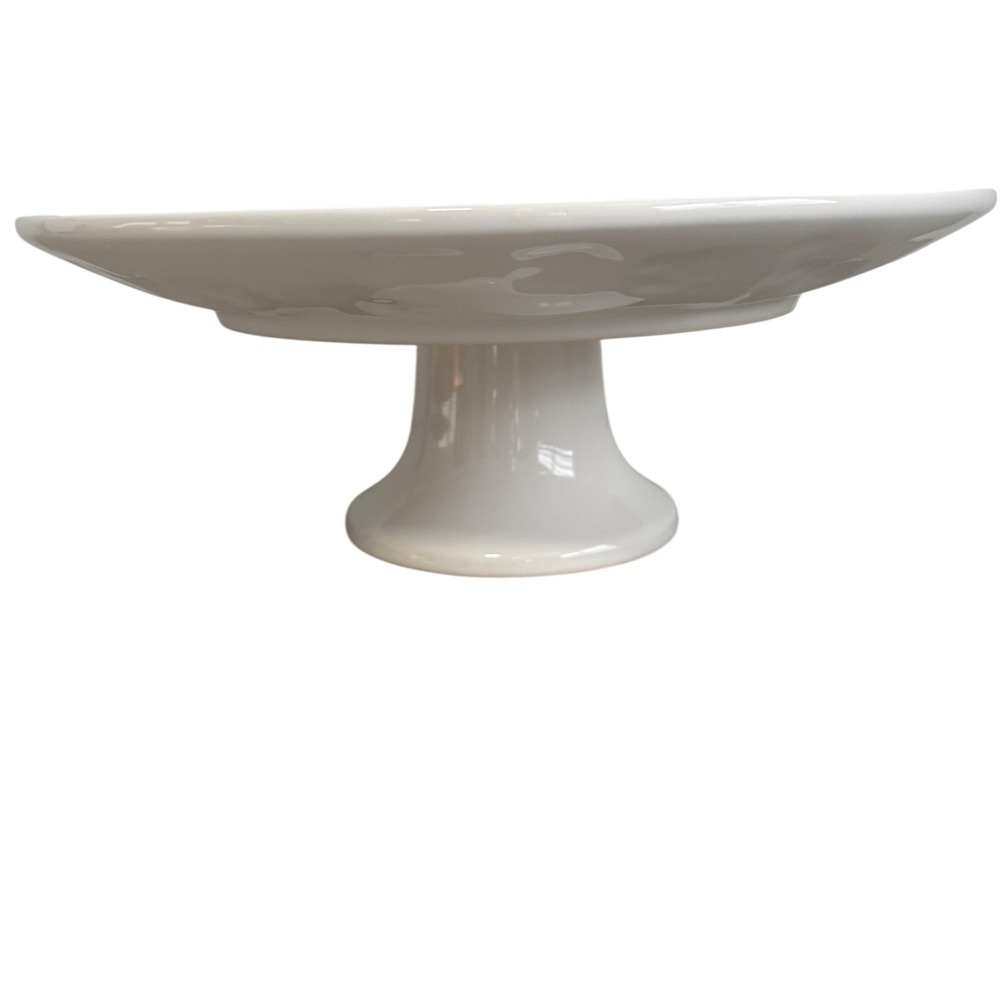 Costa Nova Casafina White Ceramic Strawberry‎ Embossed Cake Stand Portugal 12.5"